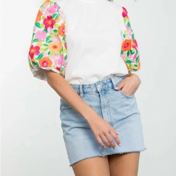 NWT THML Puff Sleeve Embroidery Womens Small White Top Buttons down the back - Picture 9 of 9